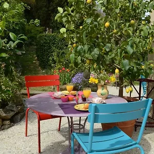 Bed & Breakfast Chez L'antiquaire, Hauterives